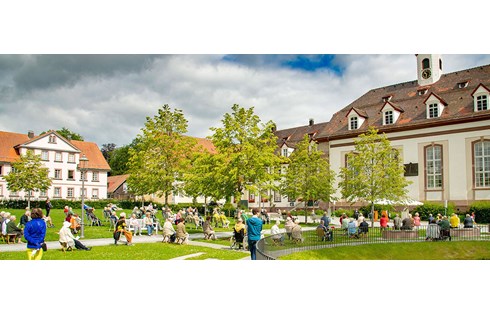 Bild zu Sanierung Fenster Kirchensaal Königsfeld