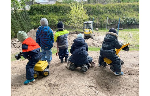 Bild zu Ausstattung Spielplatz Kita