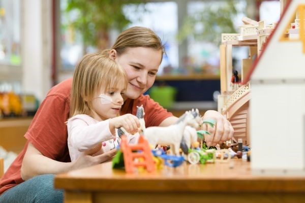 Klinikum Nürnberg  Bild: Patientin im Spielraum