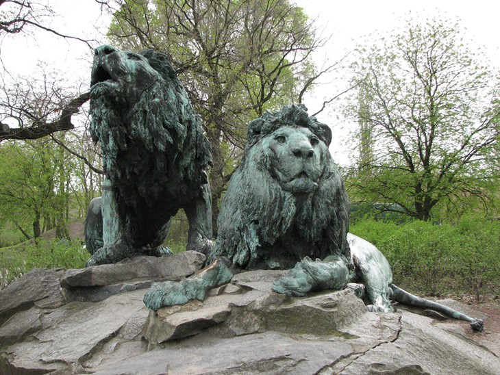 Im Tierpark Berlin präsentieren sich über 100 Skulpturen.