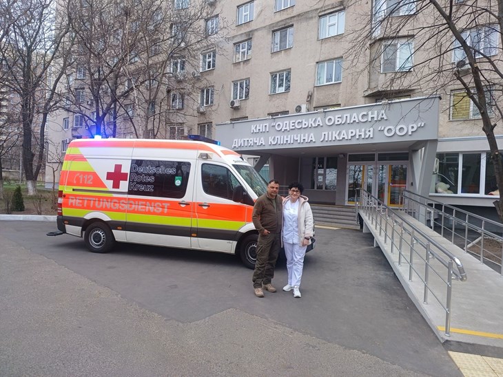 Internationale Gesellschaft für Menschenrechte Deutsche Sektion Bild: Zwei Krankenwagen für Charkiw