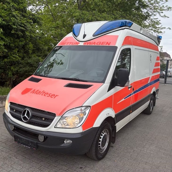 Internationale Gesellschaft für Menschenrechte Deutsche Sektion Bild: Rettungswagen 