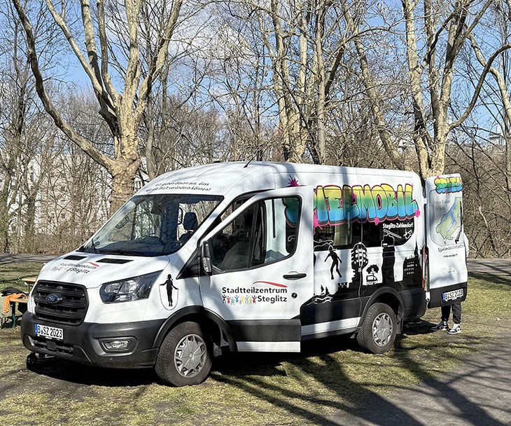 Stadtteilzentrum Steglitz - Verein für soziale Arbeit e.V. Bild: Das Spielmobil